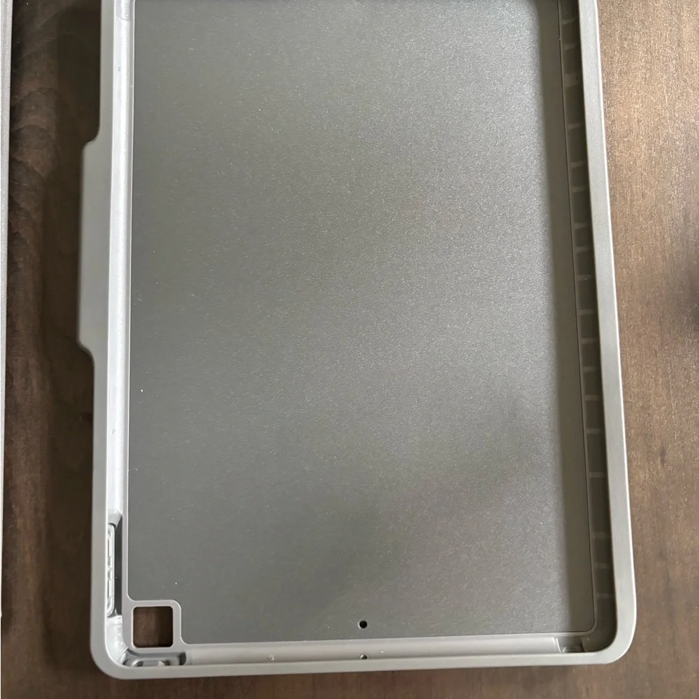 Zagg Folio Keyboard Case for iPad 9/8/7- Gray